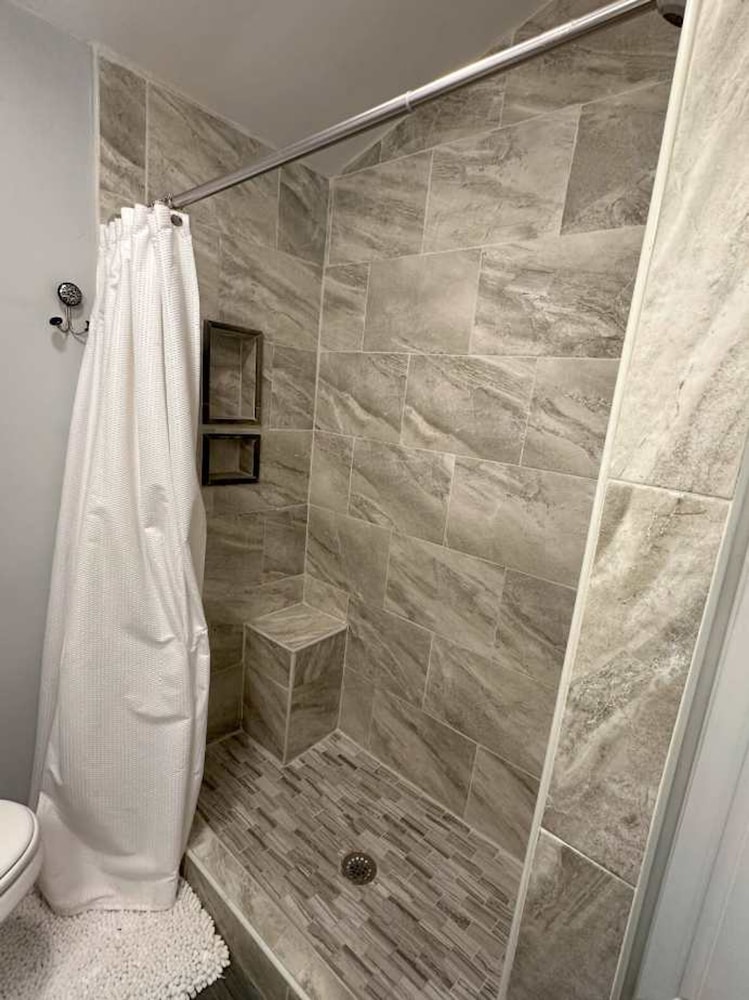 Stylish 2BR Waterfront Home w Pool Resort Access