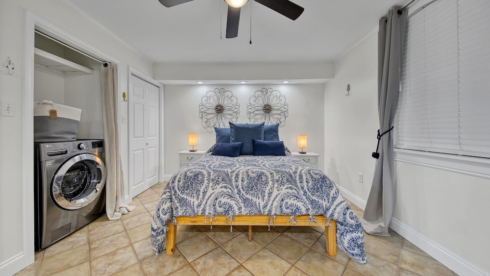 Dolphin Point 502b view 5
