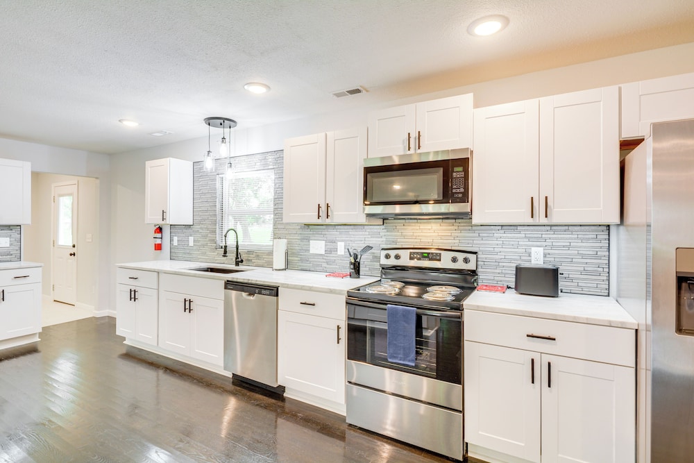 Yard w/ Patio: Family-friendly Home in Lamar!