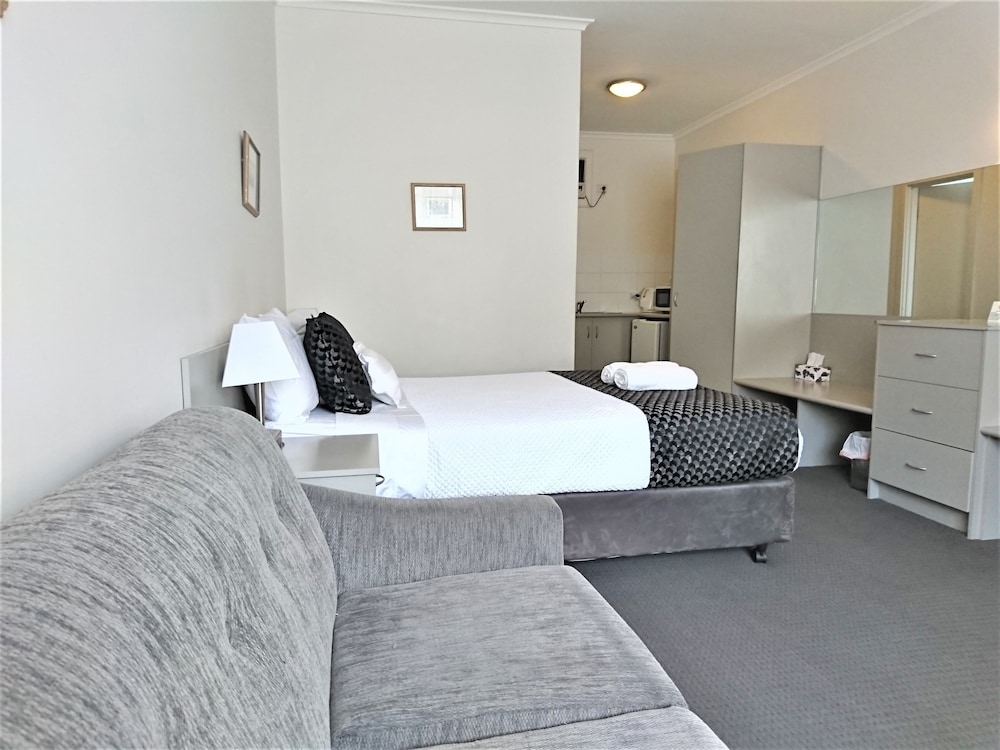 Hi 5 Luxury Holiday Apartments view 5