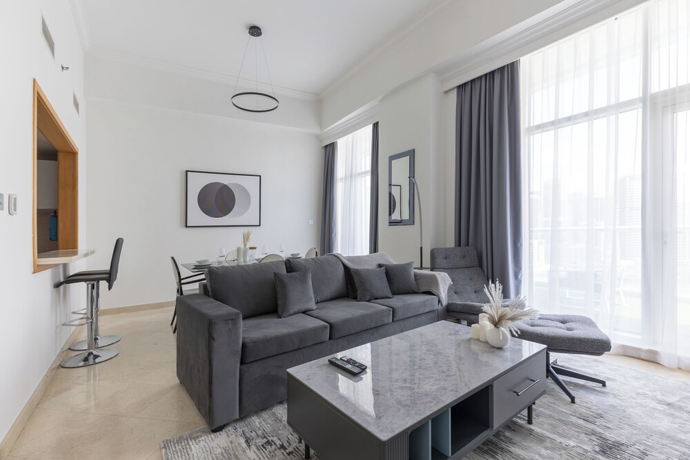 2 br in Dorra Bay - Marina View