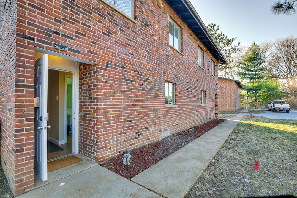 St Ann Townhome < 1 Mi to International Airport! - Property Image 2
