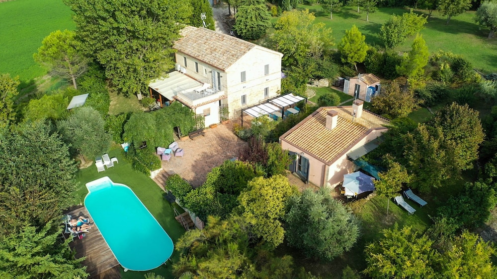 Big Historic Private Villa With Pool and Garden