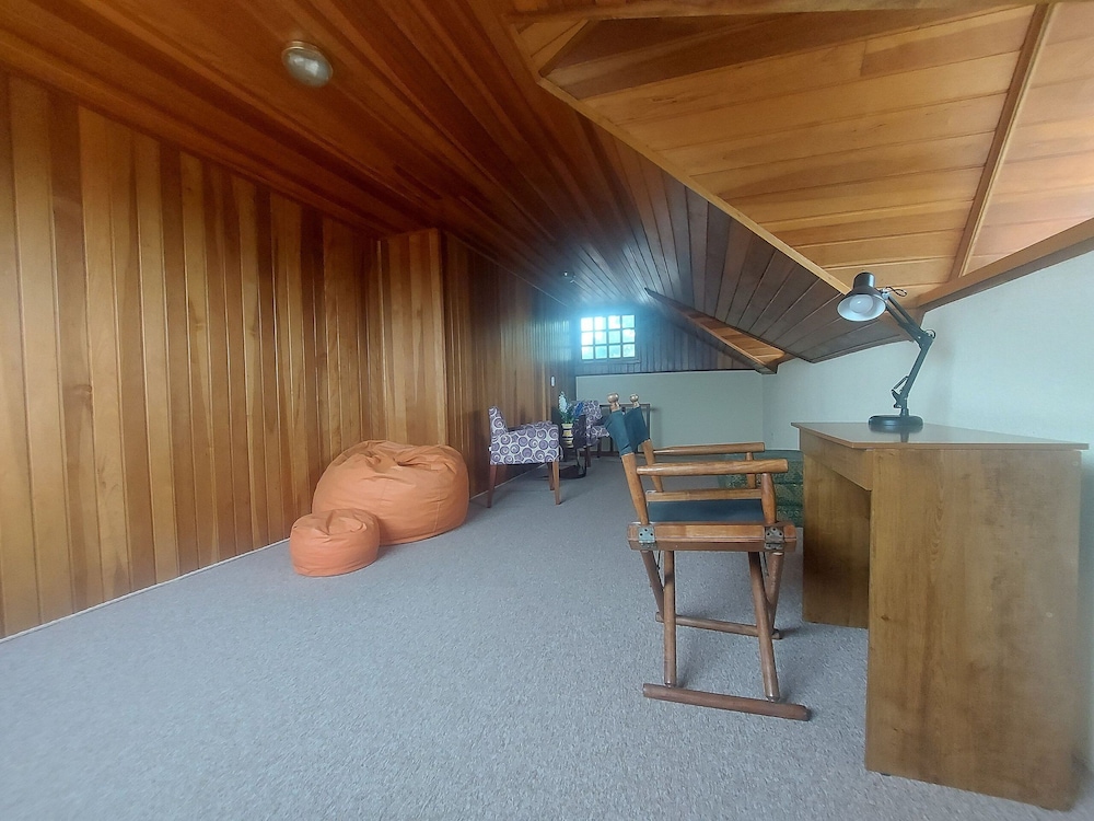 THE WRITERS HOUSE