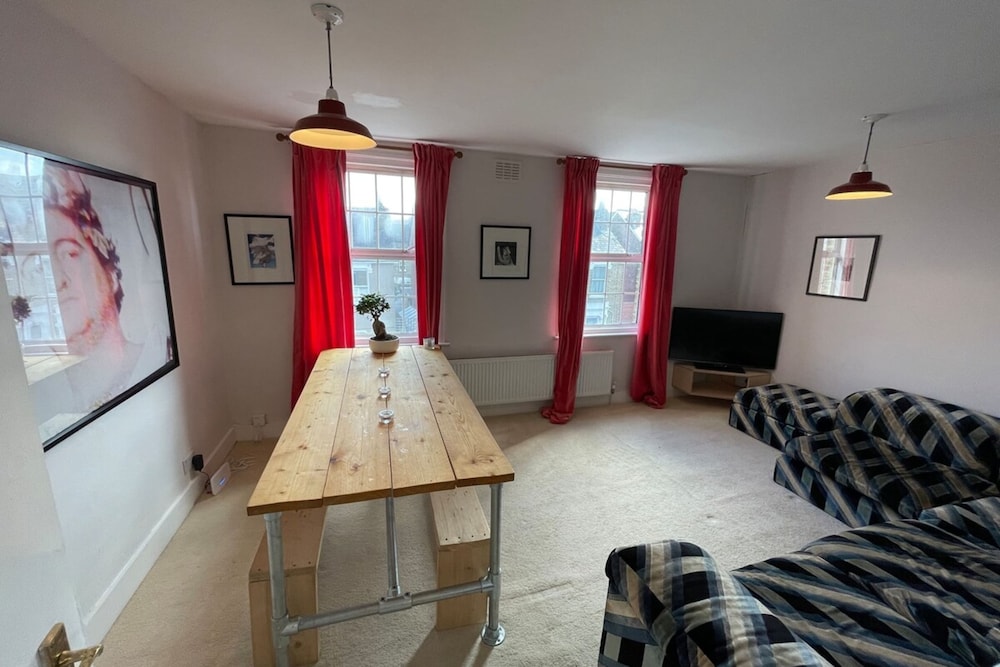 Modern & Cosy 1 Bedroom Top Floor Flat in East Dulwich