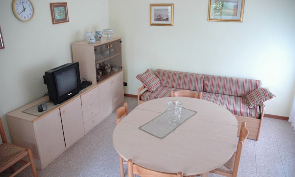 Villa in Lignano Just Steps From the Beach view 4