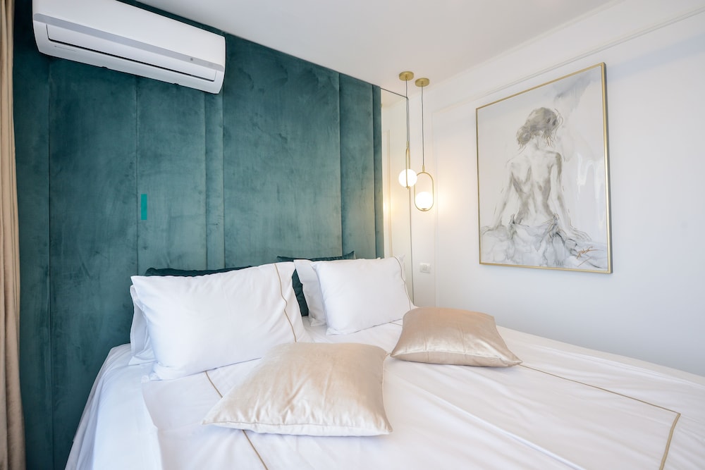 Celeste - One Bedroom Apartment - Next to Victoria Avenue and Cismigiu Park view 3