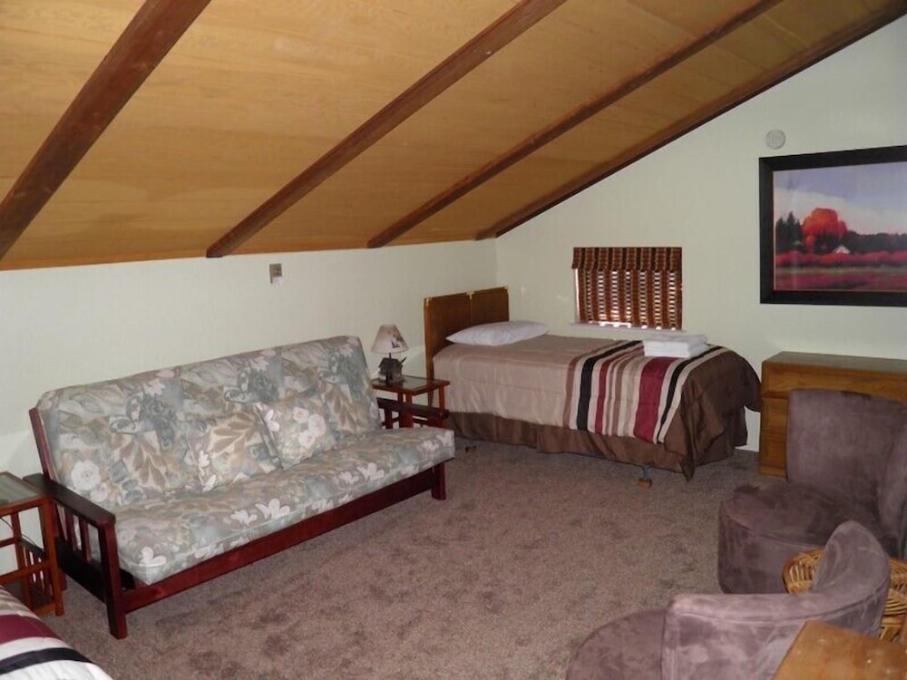 1210 Timber Lane