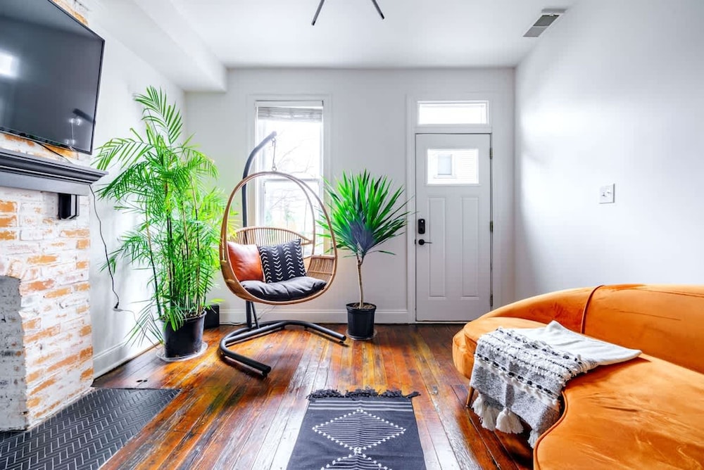 Urban Jungle Prime Location Parking Free Pet
