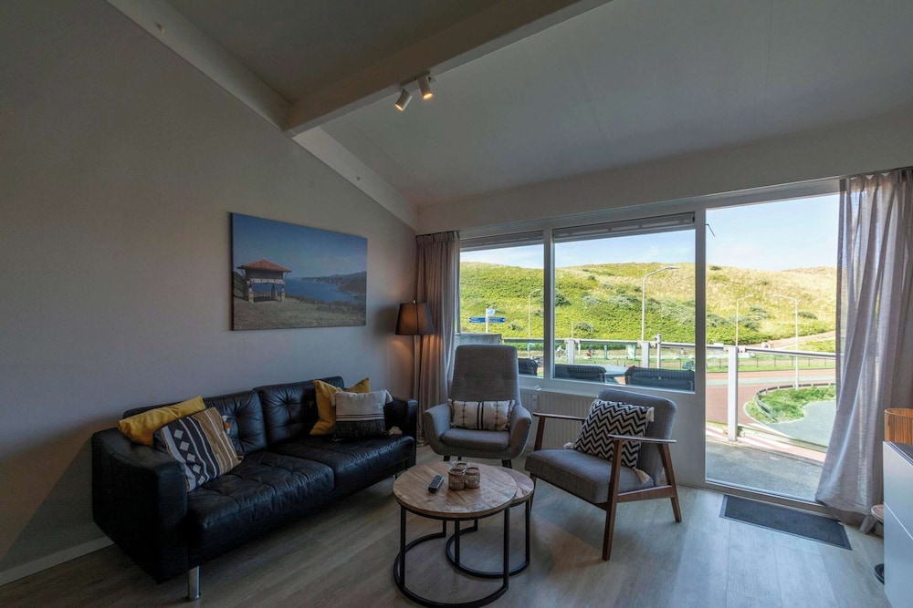 Beach Apartment 35 for 4 Guests, Callanstoog