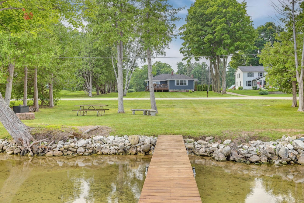 Bring Your Boat! Little Traverse Lake Getaway