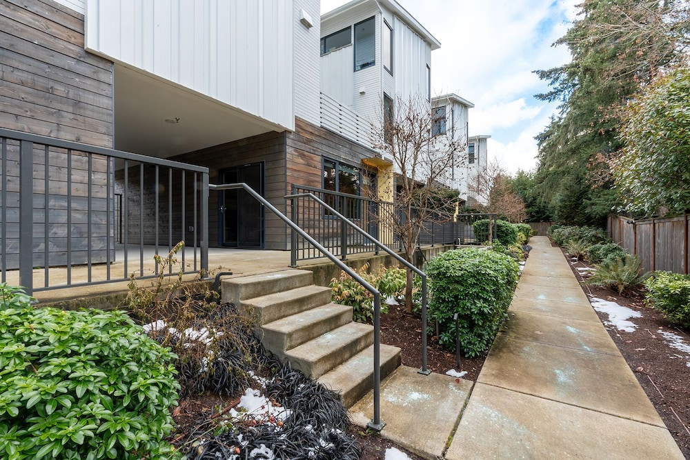 Sophari's Apartments in Bellevue