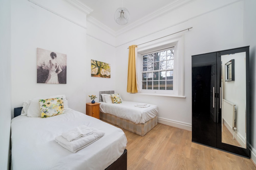 Classic Apartment Near Airport, 02 Arena, Drl, Excel Exhibition Centre