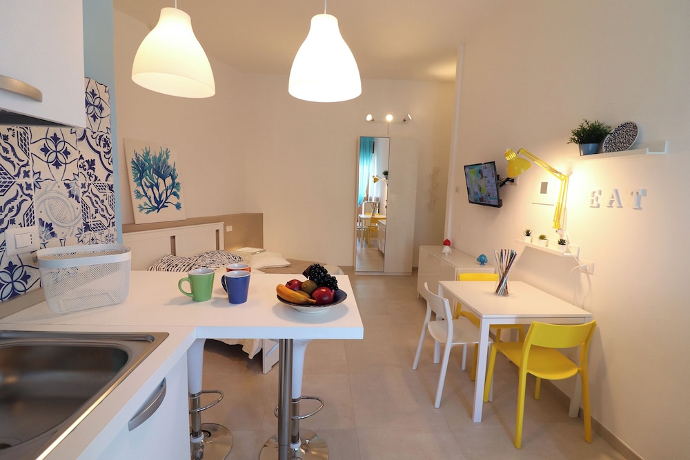 Casa Maya Modern Open-space Apartment Steps From Otrantos Seafront
