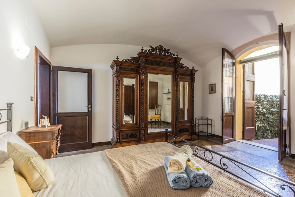 San Mamolo Retreats