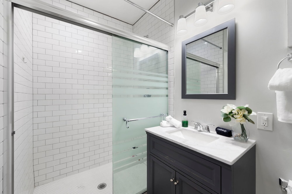 Chicago Treasure 4 Bed Getaway