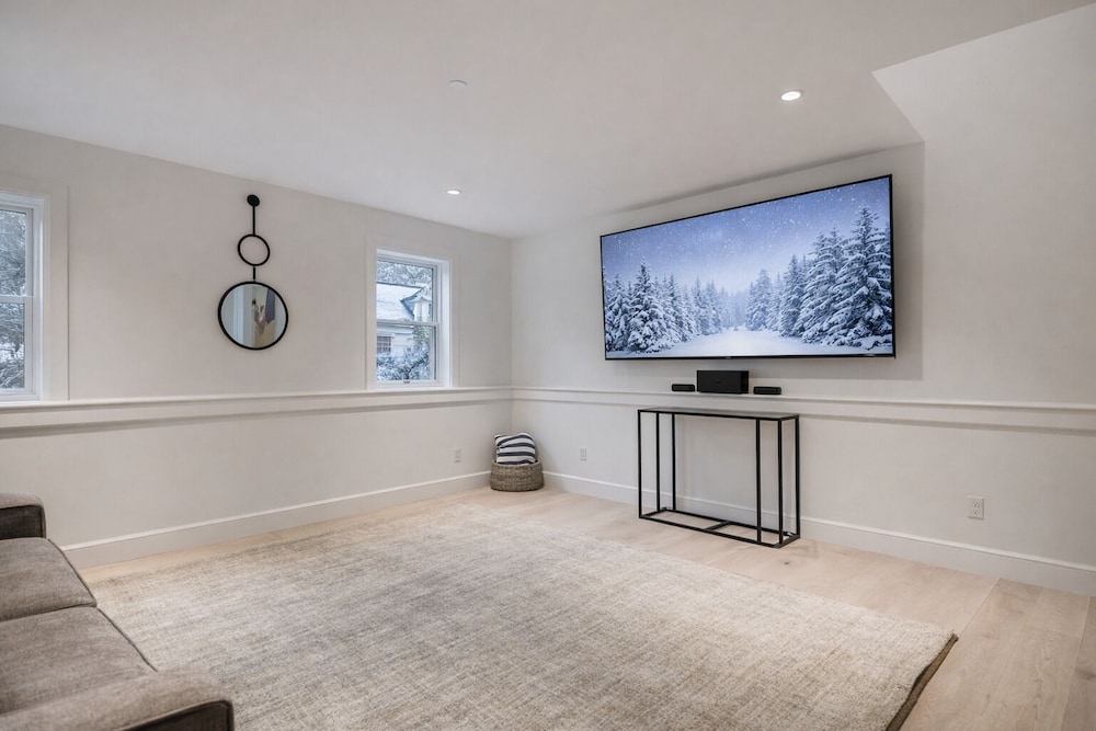 Old Town Luxe Retreat-walk To Main. Hottub-casita 173 4 Bedroom Home