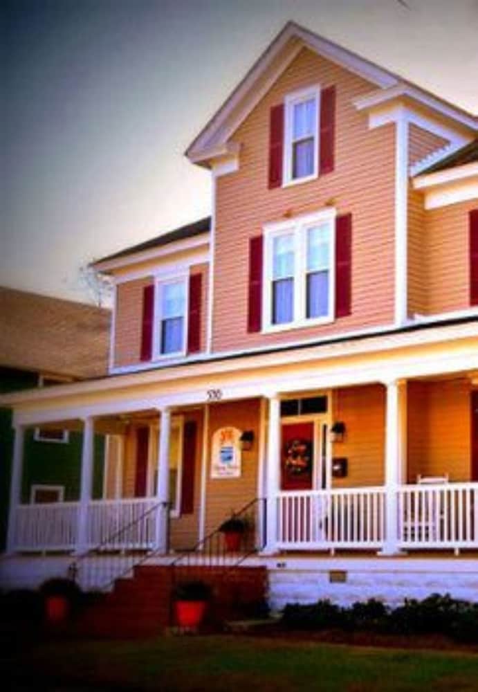 Alyssa House Bed & Breakfast