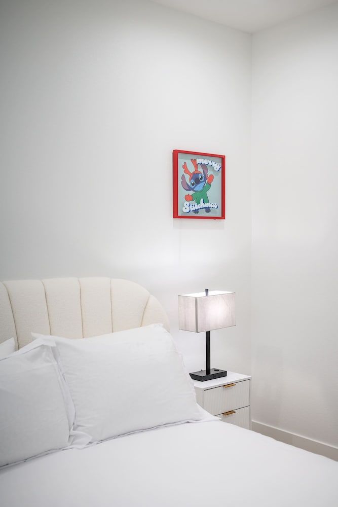 Not Affected by the Fire/modern Spacious Home With Parking & Fully Equipped Kitchen #3