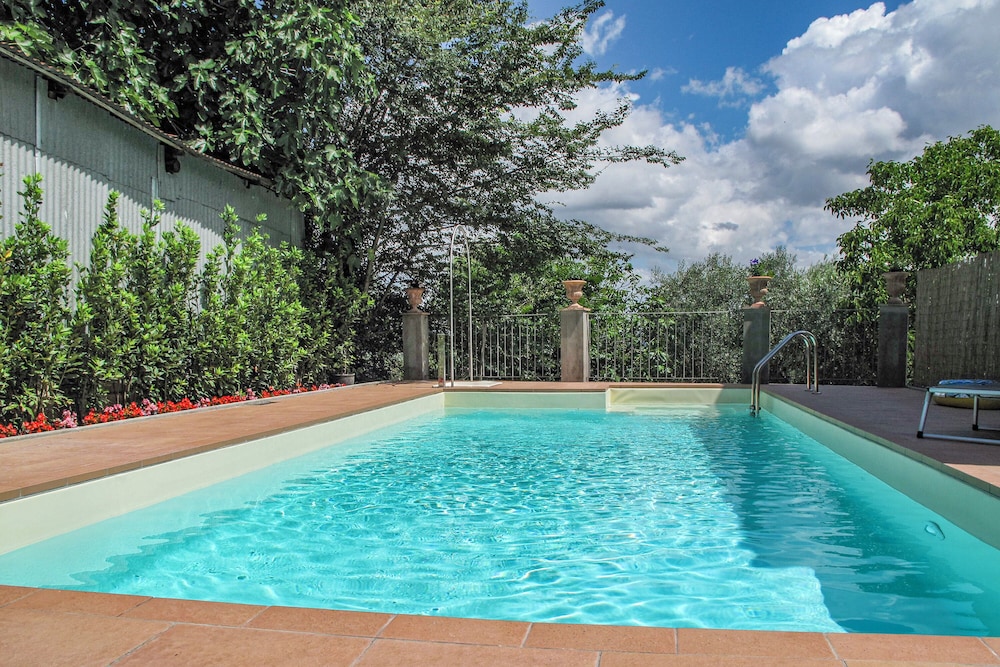 Francigena Loggia Apartment Shared Pool