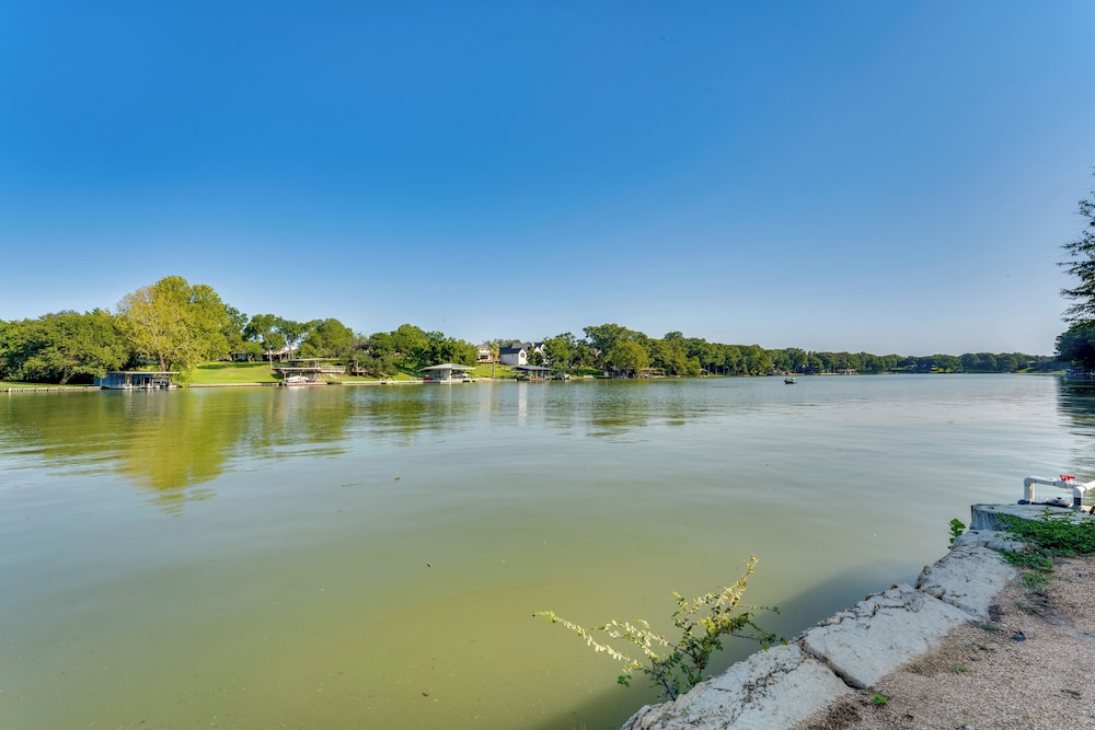 Luxe Waterfront Home w/ Boat Slip in New Braunfels