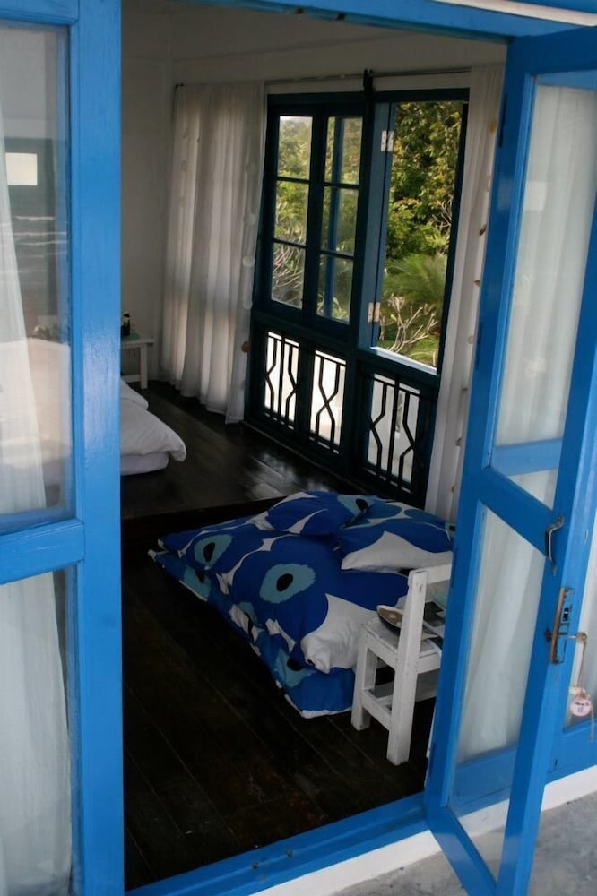 Hua Plee Lazy Beach