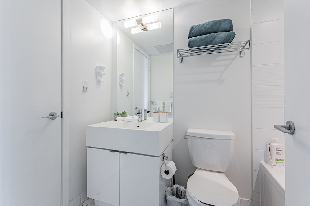 The Bay Suites - City Place photo 2