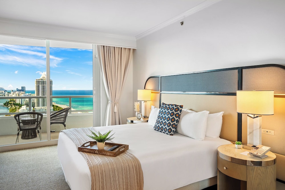 Luxury Vacation Rentals at Fontainebleau Miami Beach by LRMB