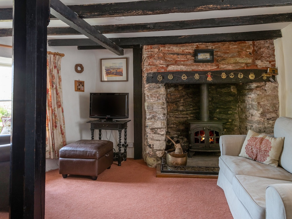 Rose Thatch