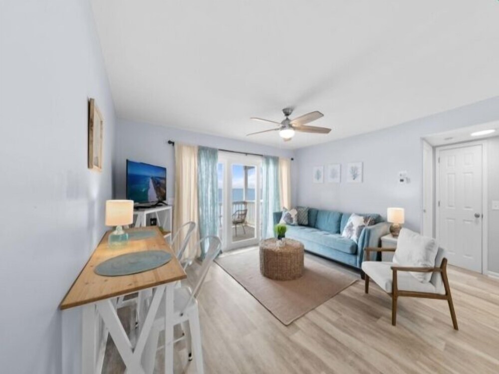 The Sea Willow - Beautiful Ocean Views! 2nd Floor - Oceanfront! 1 Bedroom Condo by RedAwning view 3