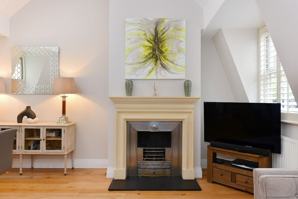 London Choice - South Kensington Mews II