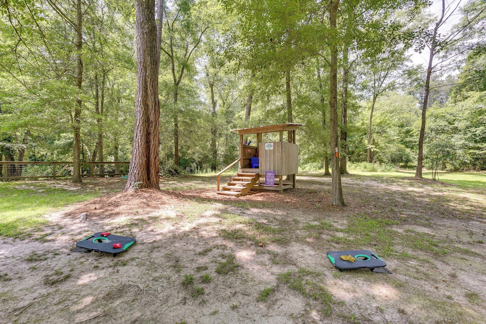 Riverfront Cabin w/ Outdoor Oasis in Seminary! - Property Image 9
