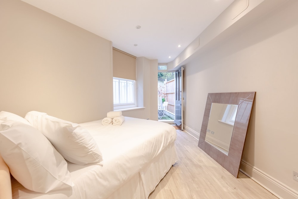 Central 2 Bedroom Flat Near Hyde Park