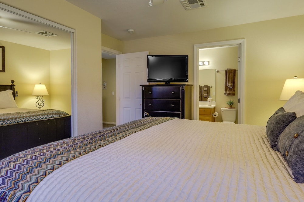 Mesquite Vacations - Mesquite Condo w/ Community Pool  Hot Tub! - Property Image 3