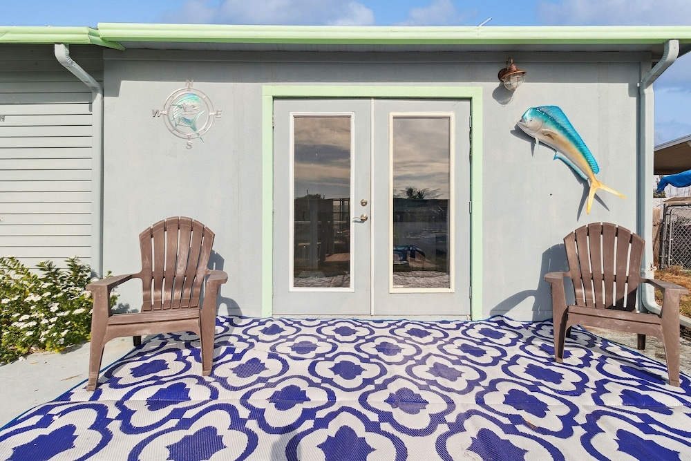 Flamingo Bay Cottage 3 Bedroom Cottage by RedAwning view 2