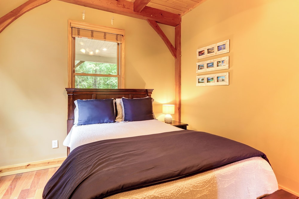 Game Room & Fireplaces: Group Dahlonega Getaway