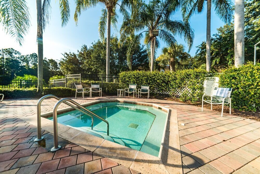 Disney Charm, Steps From Pool and Clubhouse!