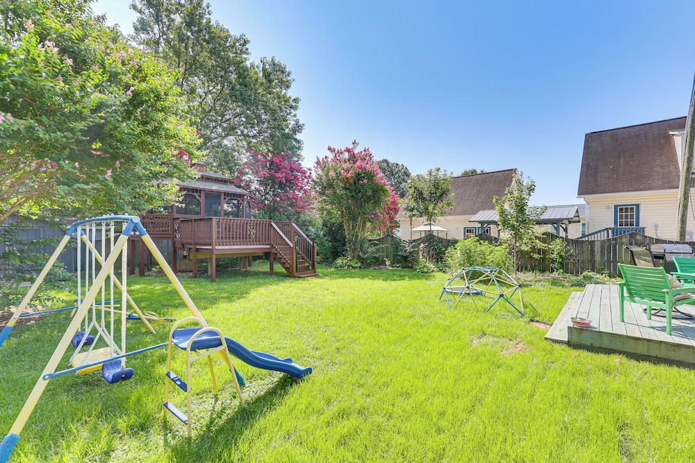 Fish, Swim & Boat: Colonial Beach Bungalow