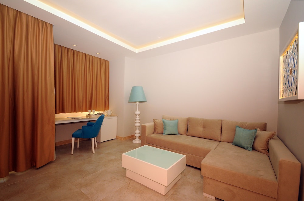 Sea Breeze Otel & Daireler - Image 32