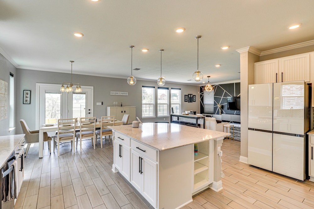 5 Mi to Old Town Hutto: Star Ranch Golf Retreat