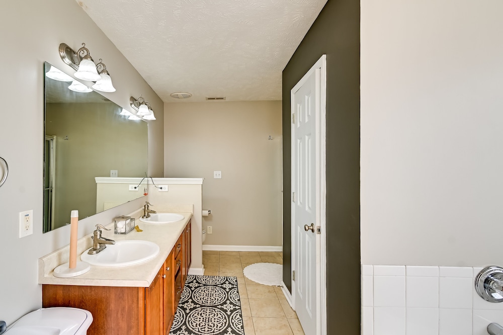 Hope Mills Family Home w/ Huge Backyard! - Property Image 1