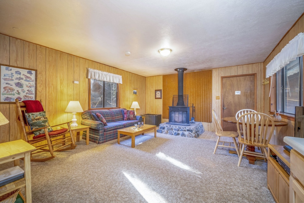 Bear Paw Lodge