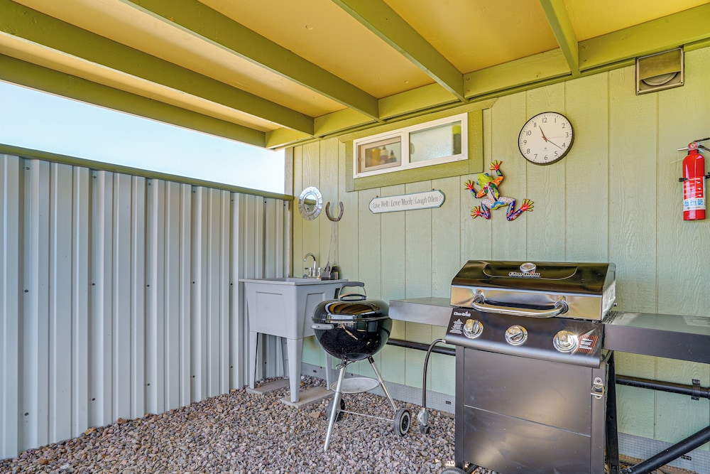 Tiny Home Studio: New Mexico Nature Retreat!
