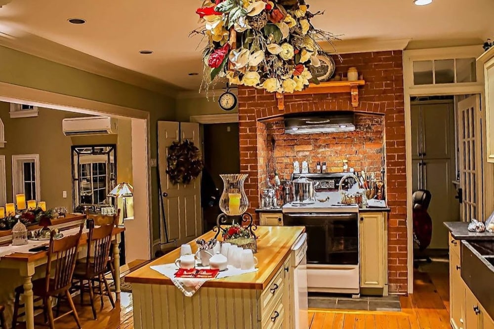 The Briarwood B&B
