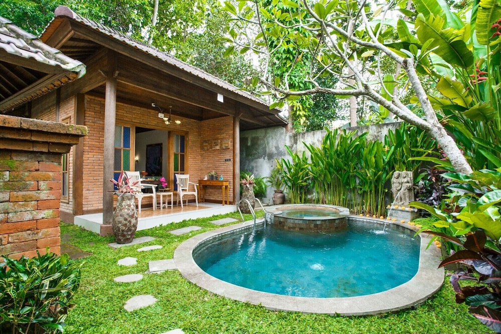 Ubud Raya Villa