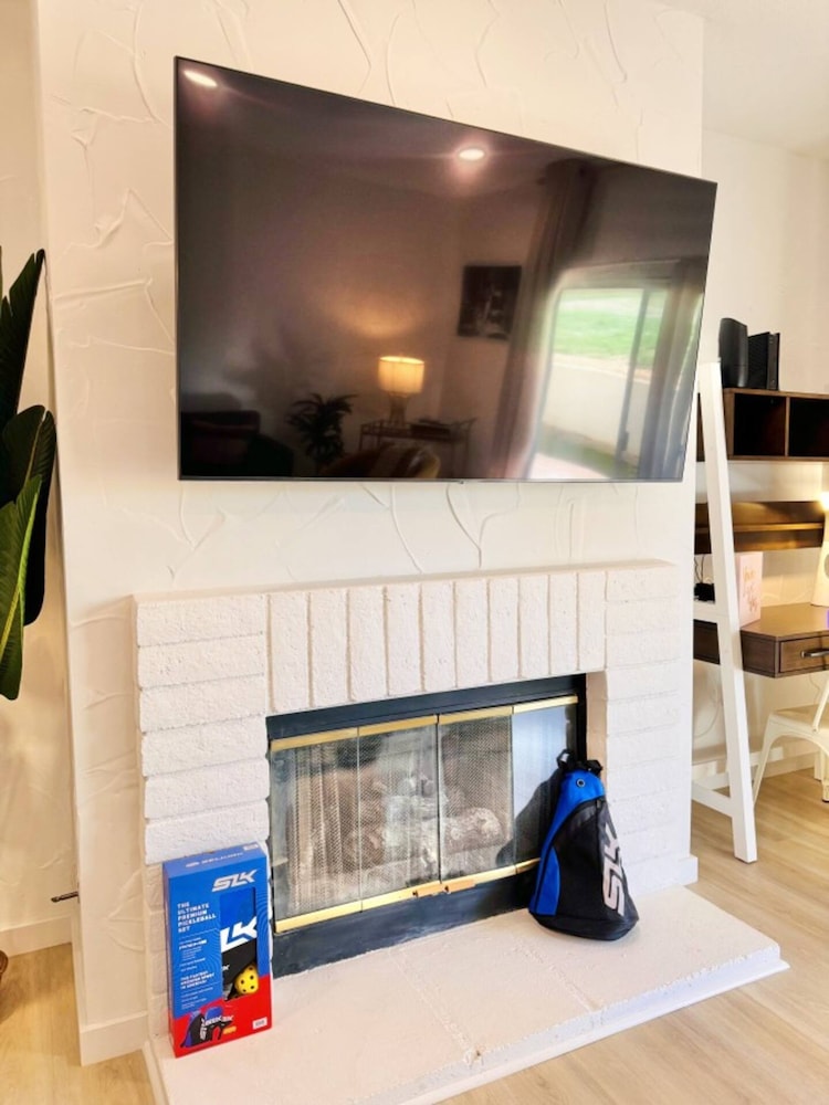Fairway-view 3 Bedroom Condo in Palm Desert