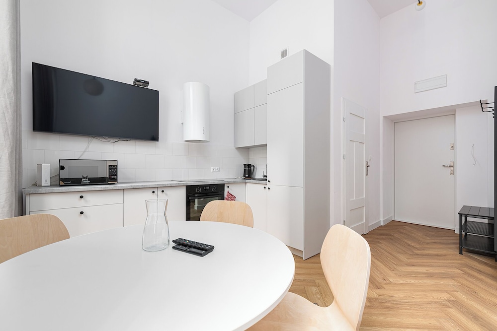 RentPlanet - Apartamenty Rewolucji 1905