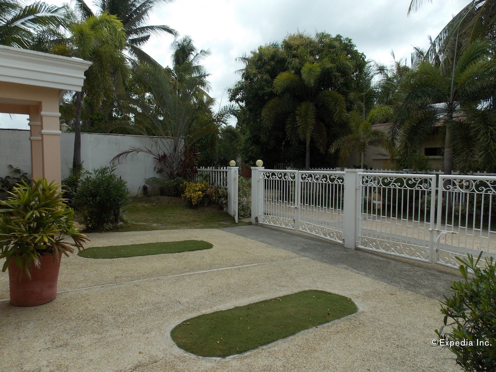 Bearland Paradise Resort