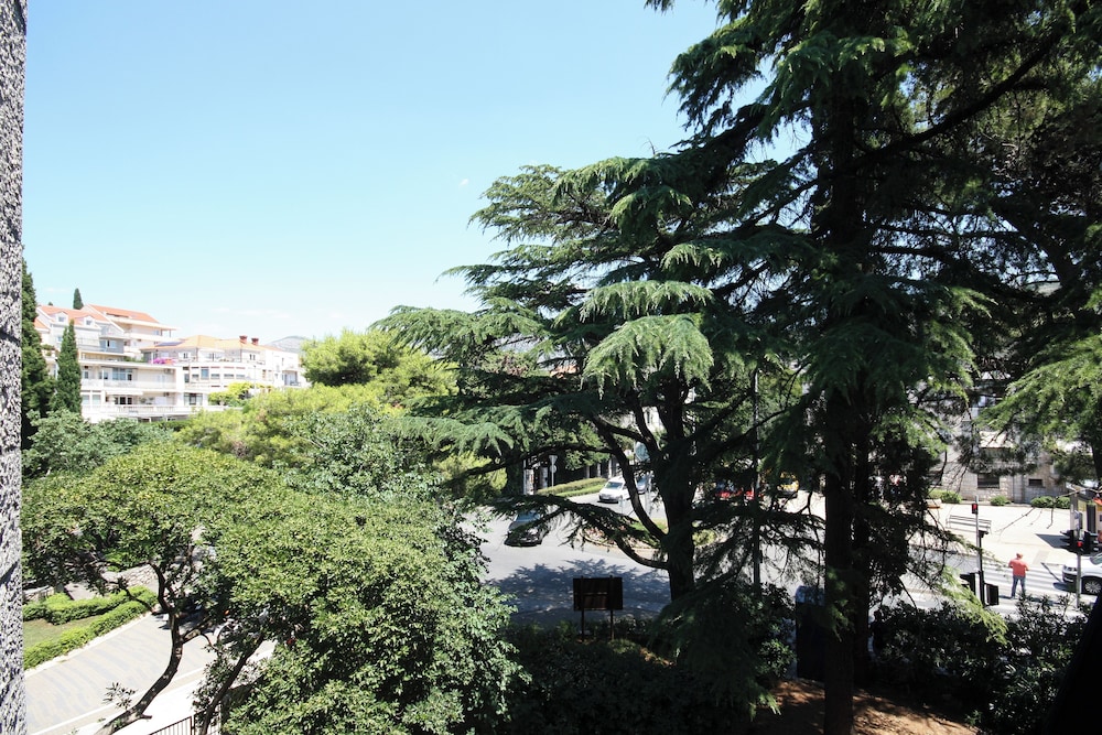 Apartment Goge