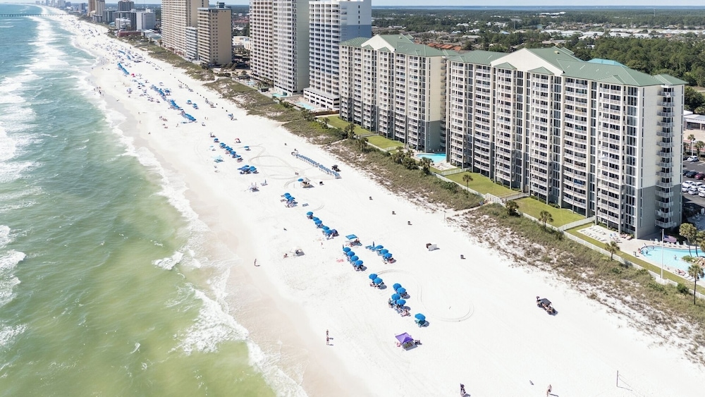 Stunning Gulf 2BR Pools, Spa, Balcony